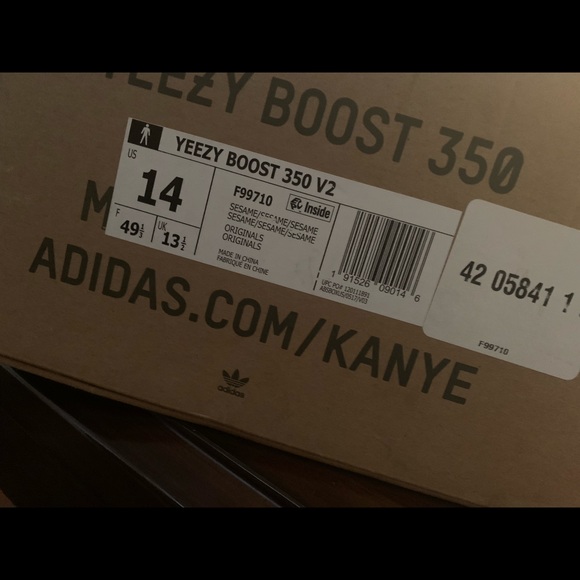 Yeezy boost 350 V2 - Picture 3 of 3